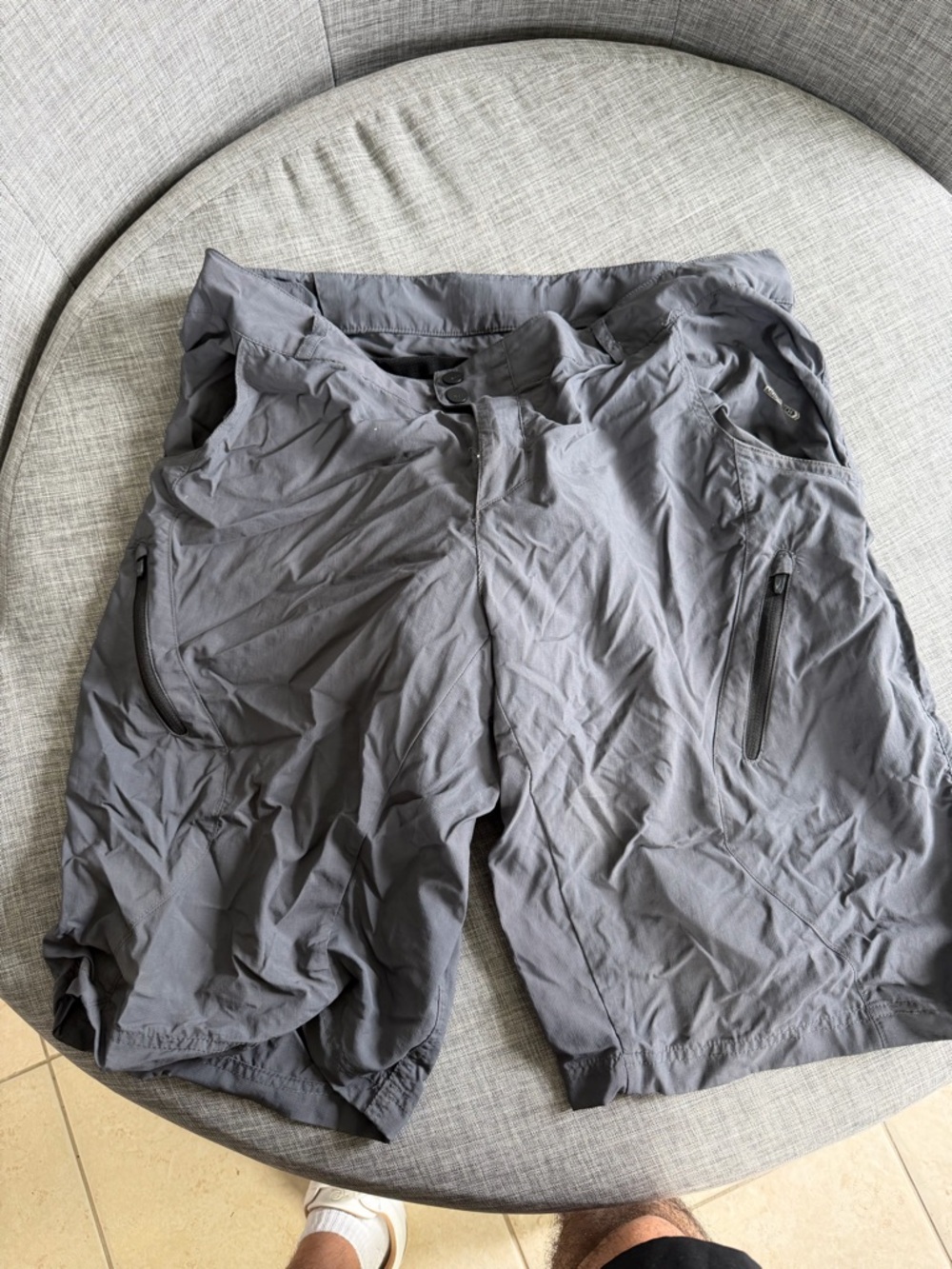 SUGOI Men's Gray Athletic Shorts with Zip Pockets